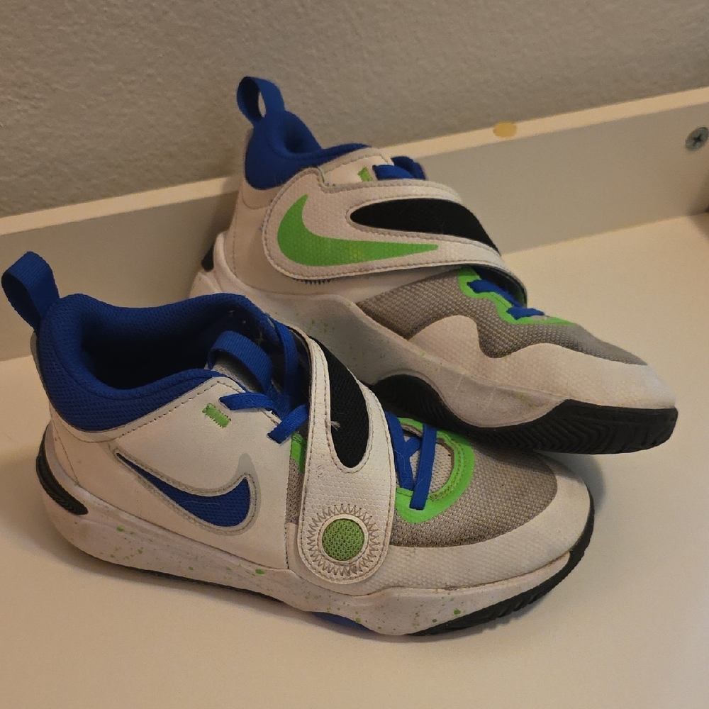 Nike Kids' White and Blue Sneakers with Green Accents